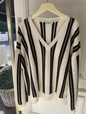 Pull patina – Closed — Les Boutiques First, Le Moulleau Arcachon