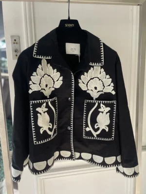 Venezia veste valia – Seventy (vue 6) — Les Boutiques First, Le Moulleau Arcachon